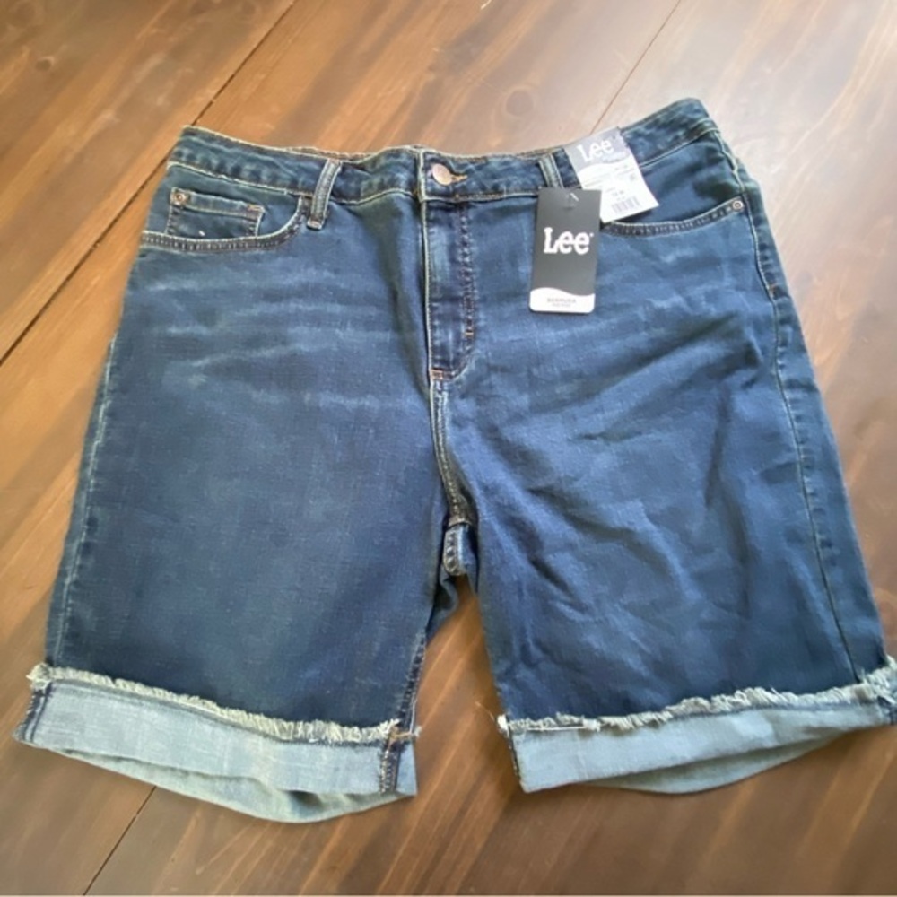 Lee Jean Shorts Mid Rise Women’s Size 18M Bermuda New‎ With Tags